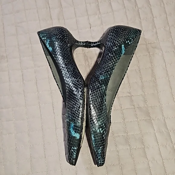 Stuart Weitzman Navy Blue Snakeskin Print Pointed Toe Kitten Heel Size 7.5 - Picture 6 of 16